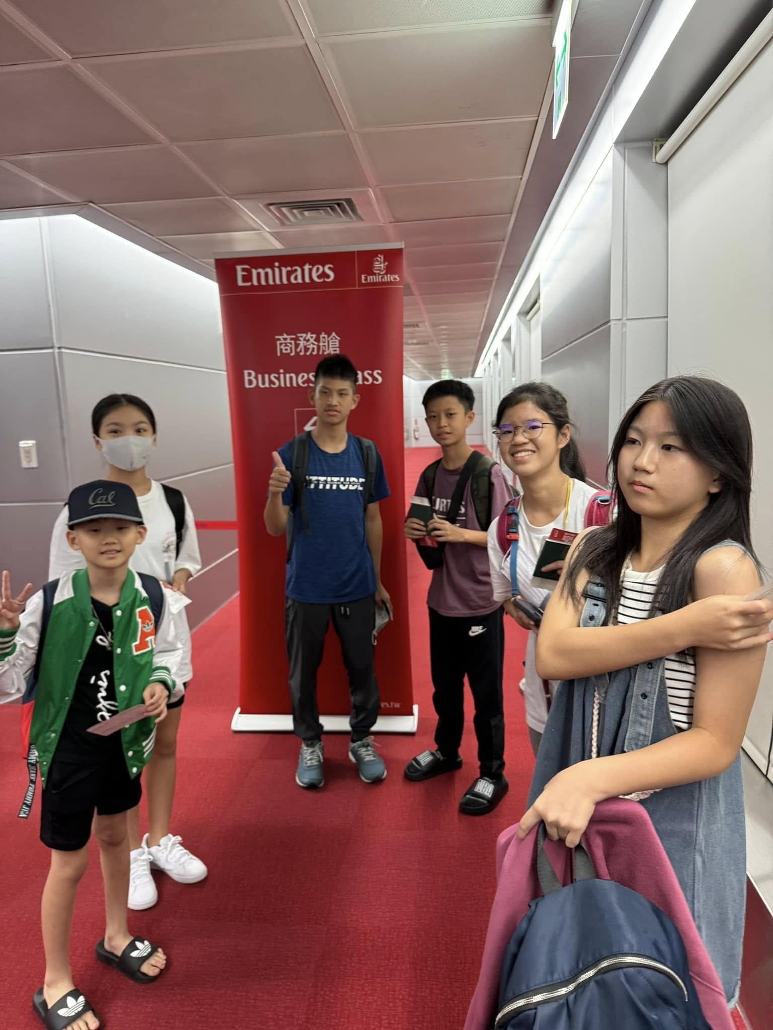 【桑妮的英國夏令營】 Day 01 出發，全團升等
